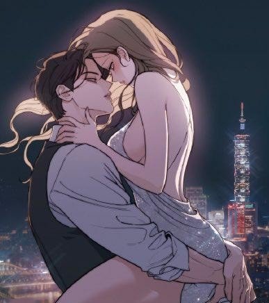 "Illustration romantique et intense du webtoon 'Tears on a Withered Flower' montrant Taeha et Naeri sur un balcon de nuit. Taeha, en chemise blanche et gilet noir, porte Naeri qui est vêtue d'une robe de soirée dos nu argentée et scintillante. En arrière-plan, les lumières de la ville et une tour illuminée créent une atmosphère cinématographique et luxueuse."